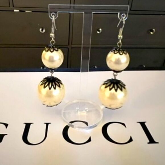 Beautiful earrings  - Picture 1 of 5